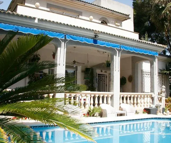 Matias Pool And Beach *