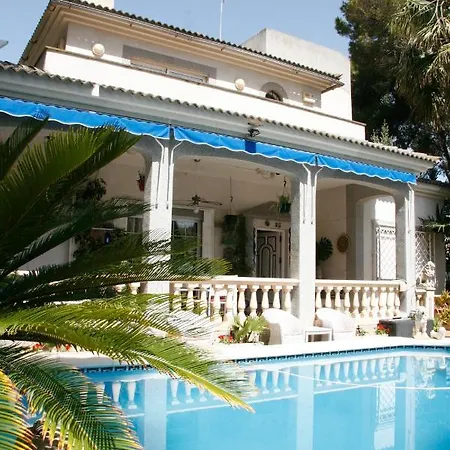 Matias Pool And Beach *