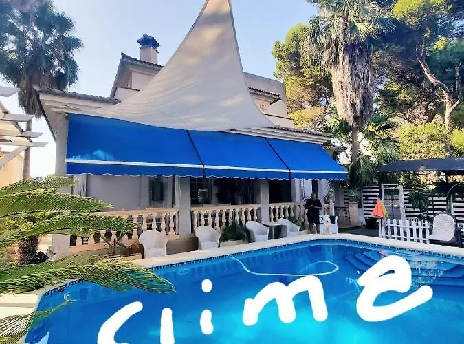 Matias Pool And Beach