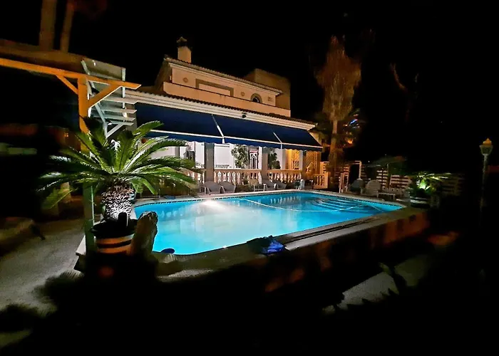 Matias Pool And Beach Villa