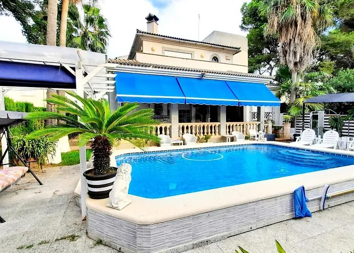 Matias Pool And Beach *