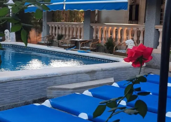 Matias Pool And Beach Villa *